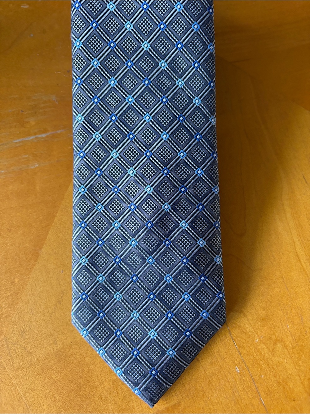 Mens Navy Tie with Light Blue Diamond Lattice Pattern